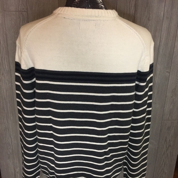 Izod Striped Sweater Size M - Picture 3 of 5